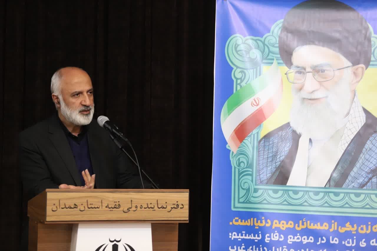 تداوم برنامه‌های محتوایی معرفی زن تراز انقلاب
