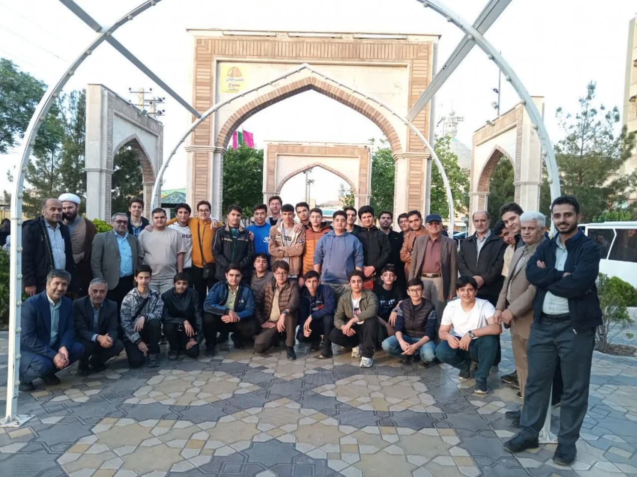  اردوی زیارتی قم و جمکران دبیرستان شهید مدنی